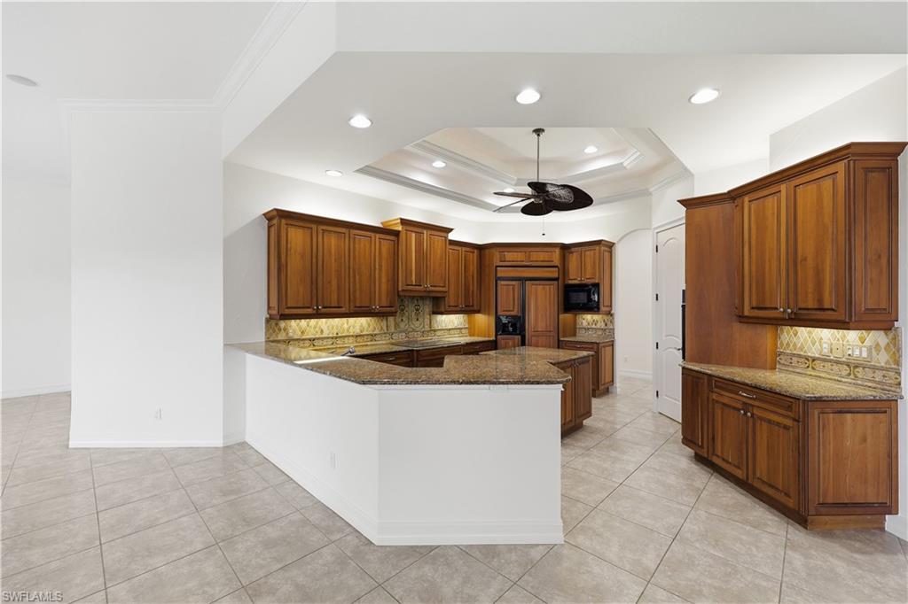 1687 Persimmon Dr Property Photo 18