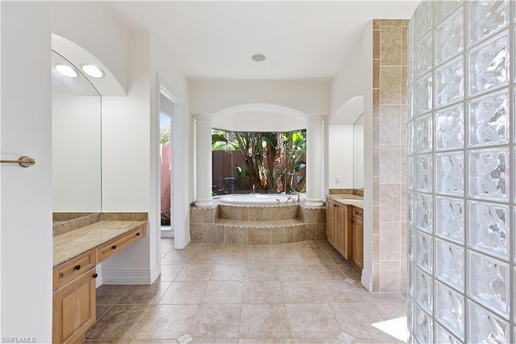 1687 Persimmon Dr Property Photo 31