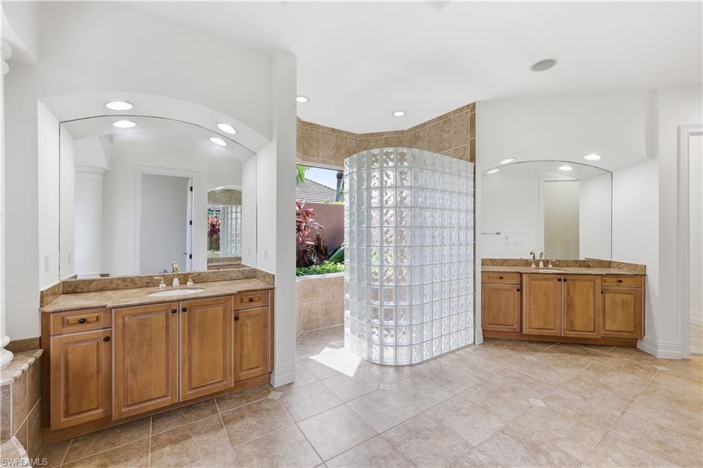 1687 Persimmon Dr Property Photo 34