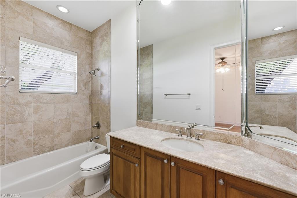 1687 Persimmon Dr Property Photo 35