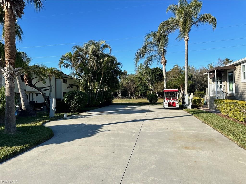 1623 Diamond Lake Cir Property Photo 3
