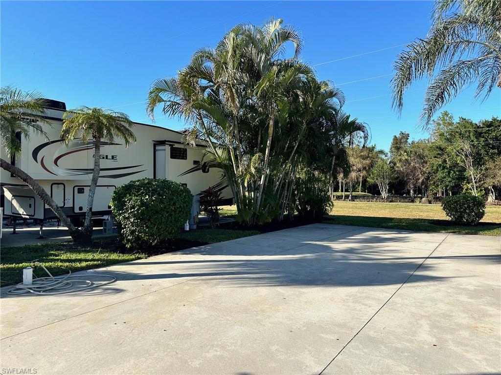 1623 Diamond Lake Cir Property Photo 4