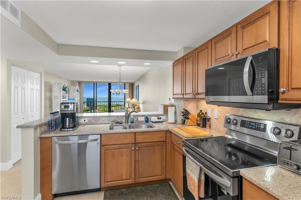 440 Seaview Ct # 1202 Property Photo 4