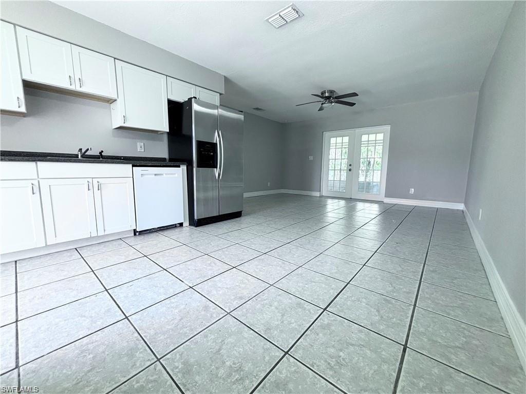 5476 / 5478 Avenue C Property Photo 2