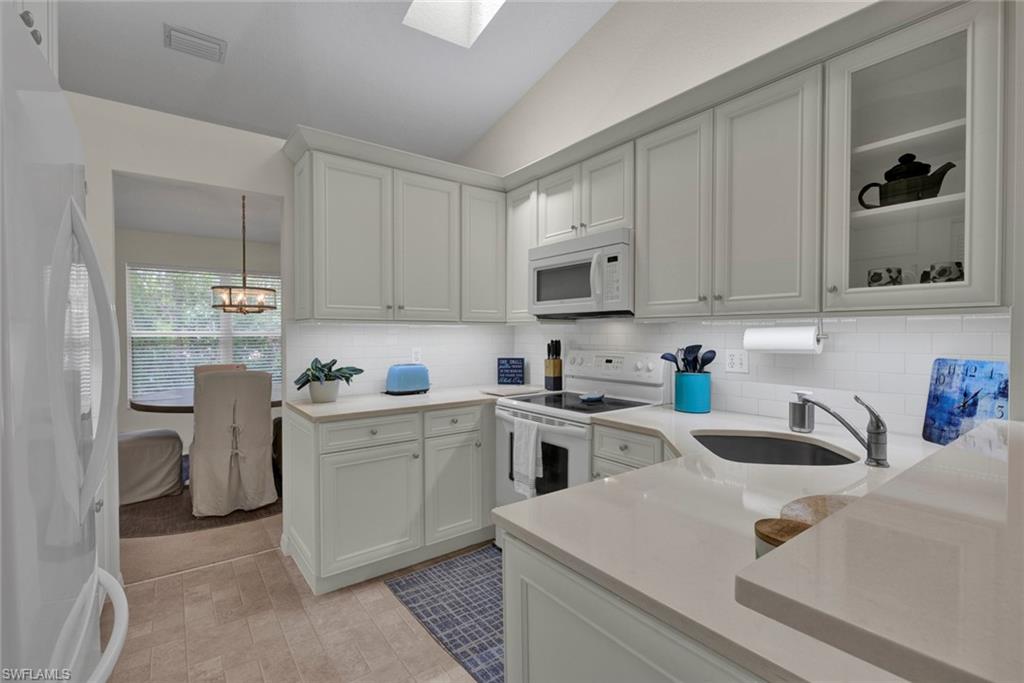 386 Emerald Bay Cir G-4 Property Photo 6