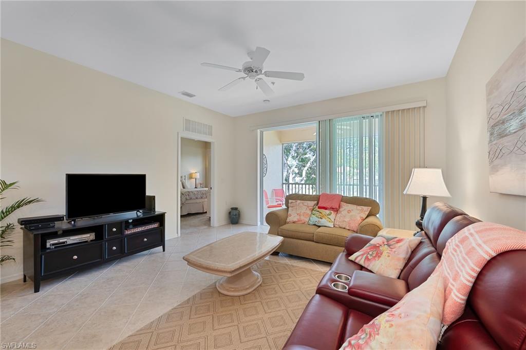 3993 Bishopwood Ct E 9-204 Property Photo 2