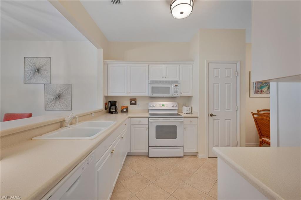 3993 Bishopwood Ct E 9-204 Property Photo 7