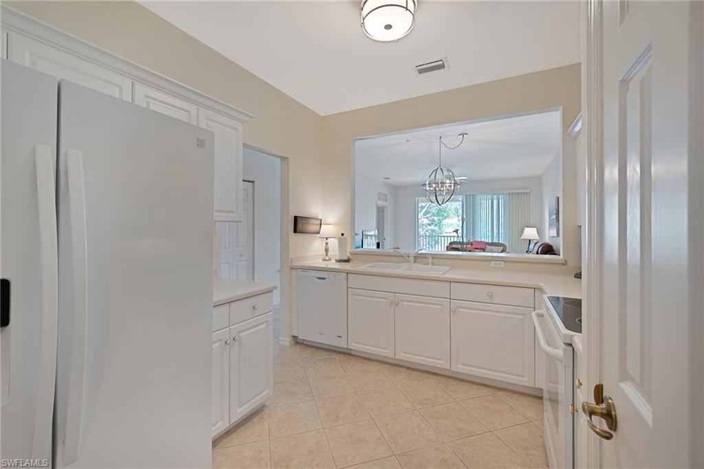 3993 Bishopwood Ct E 9-204 Property Photo 8