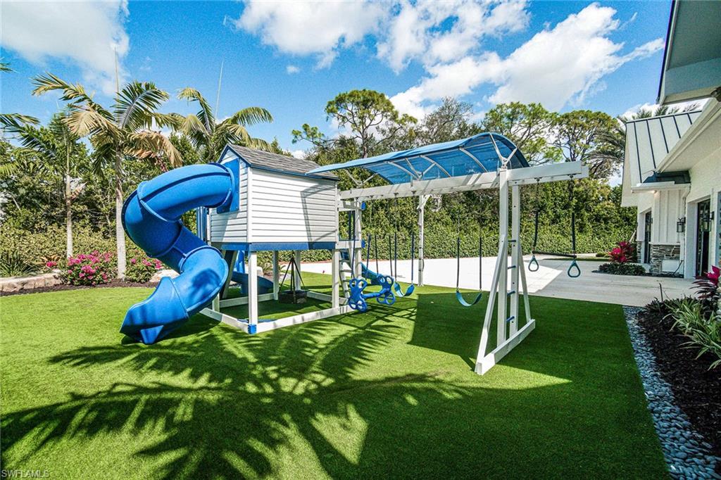 325 Cocohatchee Blvd Property Photo 35