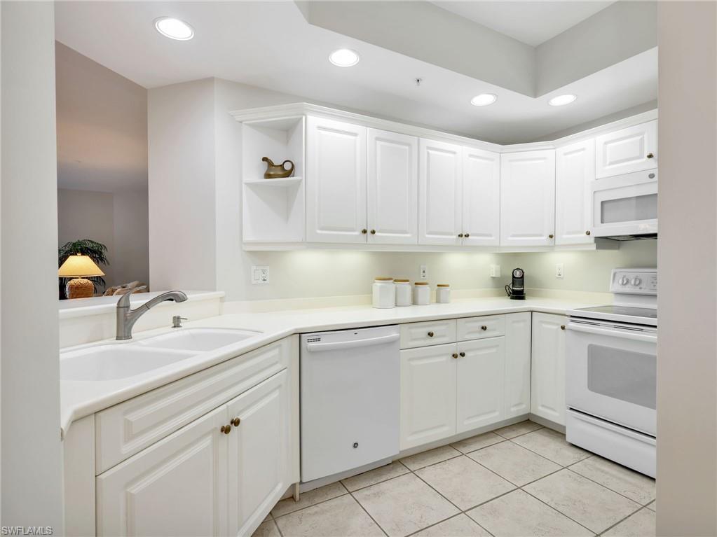 1001 Arbor Lake Dr 707 Property Photo 16