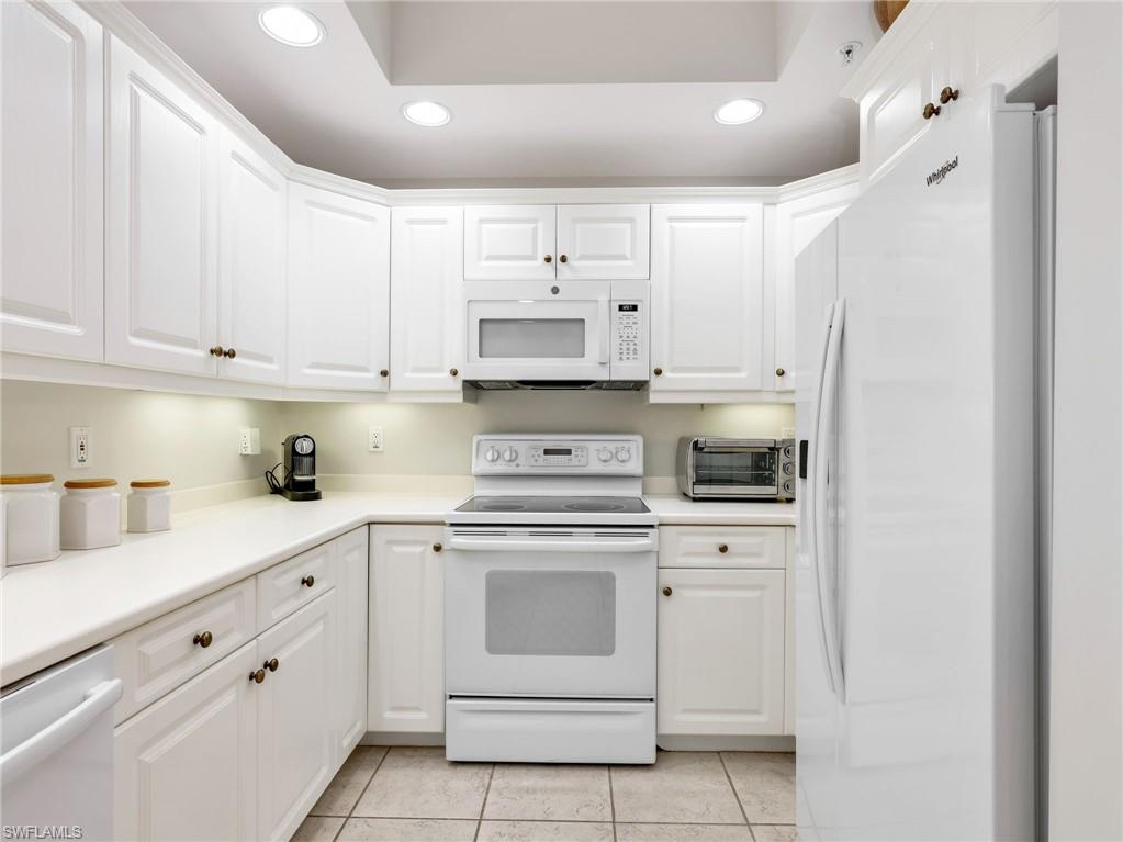 1001 Arbor Lake Dr 707 Property Photo 17