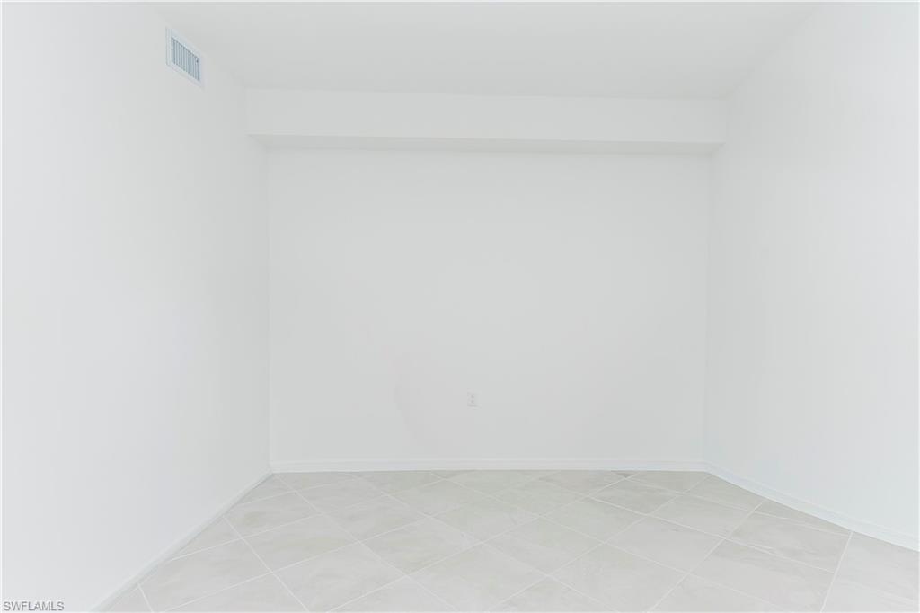 5527 Double Eagle Cir 3828 Property Photo 8
