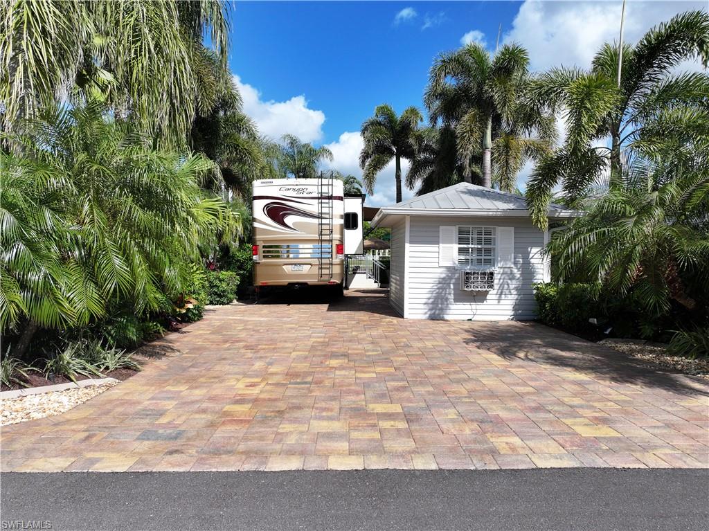 5958 Brightwood Dr Property Photo 8