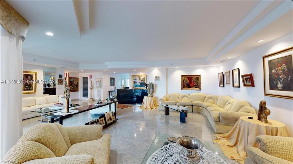 17555 Collins Ave Property Photo 3