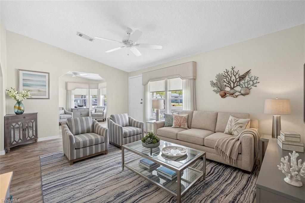 10390 Wales Loop Property Photo 4