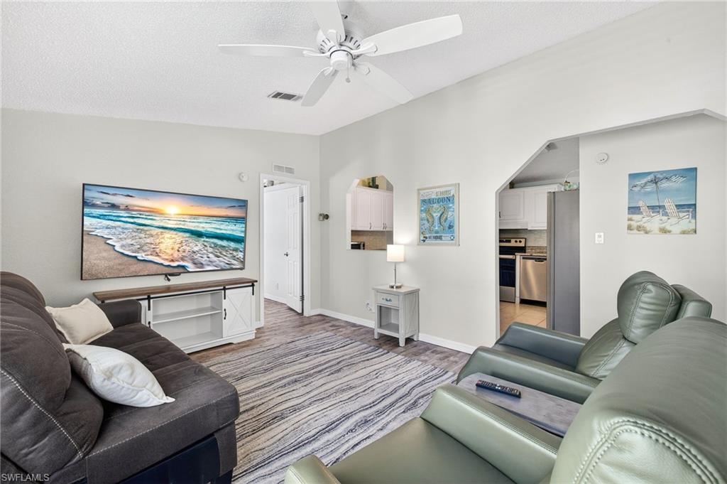 10390 Wales Loop Property Photo 6
