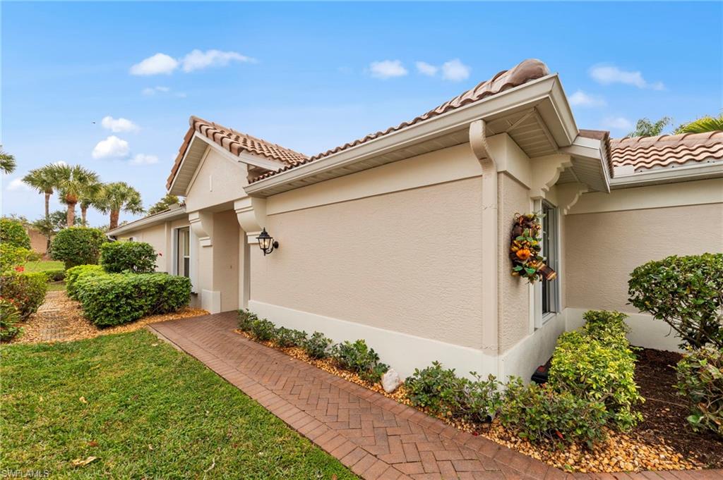 10035 Colonial Country Club Blvd Property Photo 4