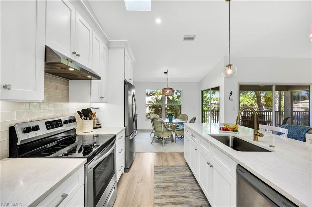 314 Emerald Bay Cir I5 Property Photo 13