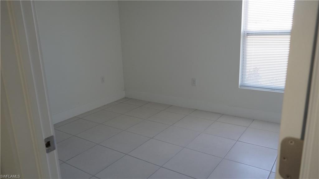 3918 40th Ter Property Photo 12