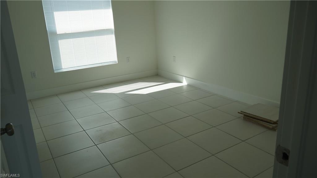 3918 40th Ter Property Photo 13