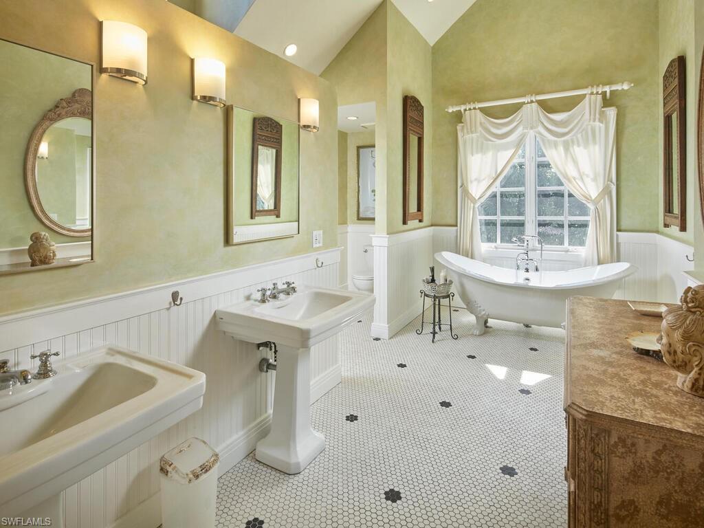 2750 Treasure Ln Property Photo 15