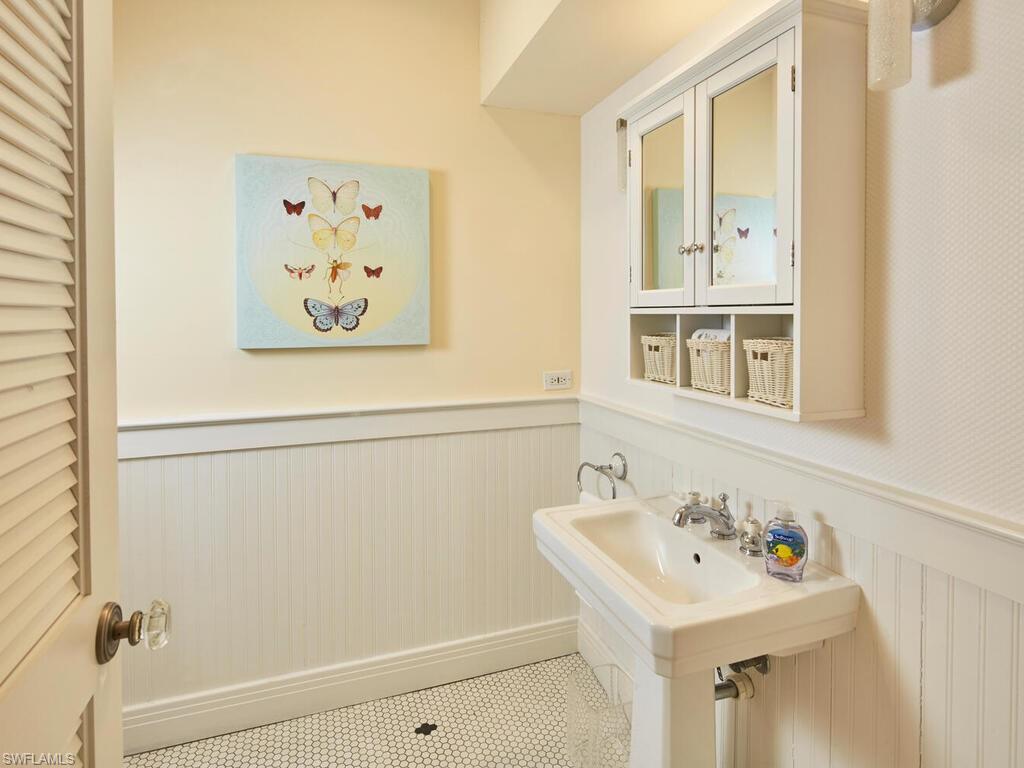 2750 Treasure Ln Property Photo 21