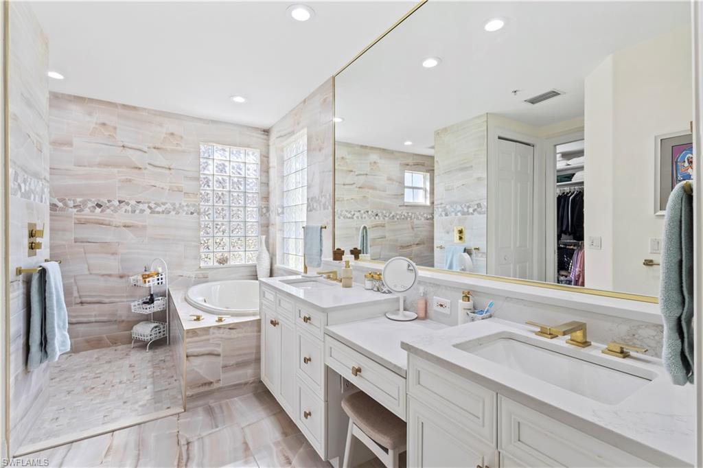 2834 Tiburon Blvd E 101 Property Photo 11