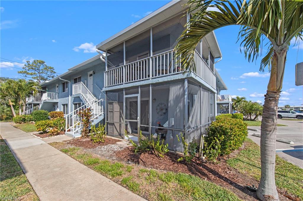 256 Palm Dr 1 Property Photo 4