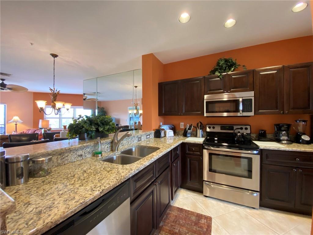 230 Vintage CIR A-404 Property Photo 1