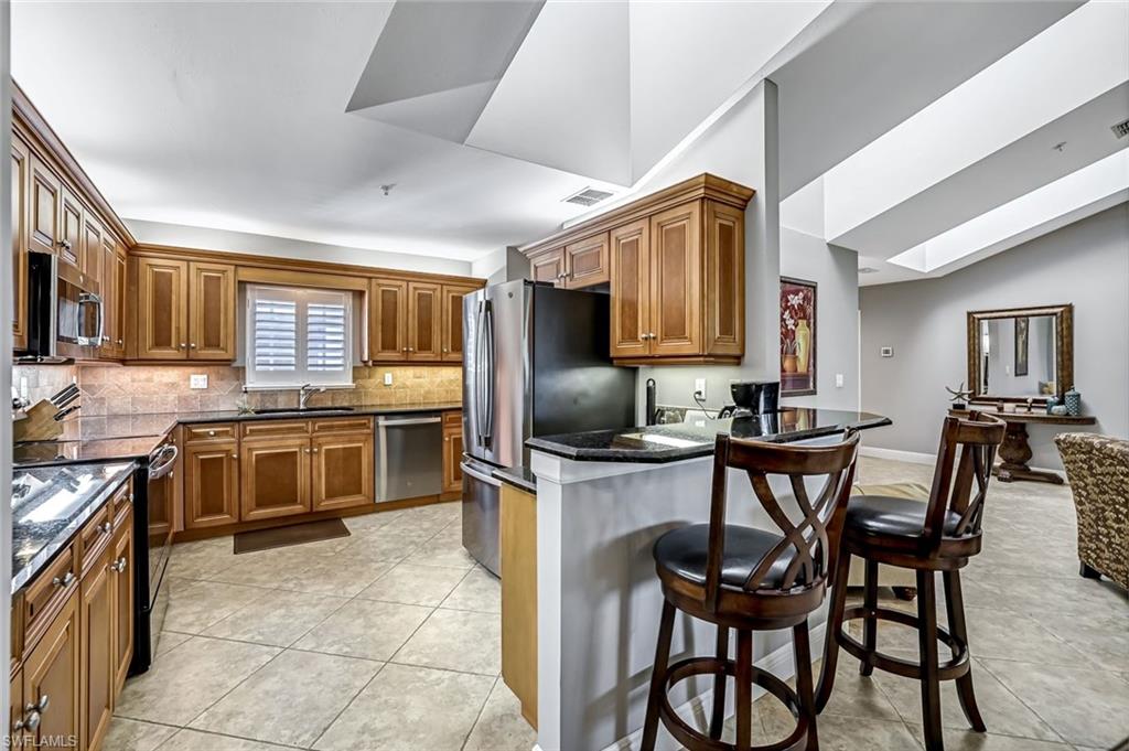 760 Waterford Dr 303 Property Photo 3