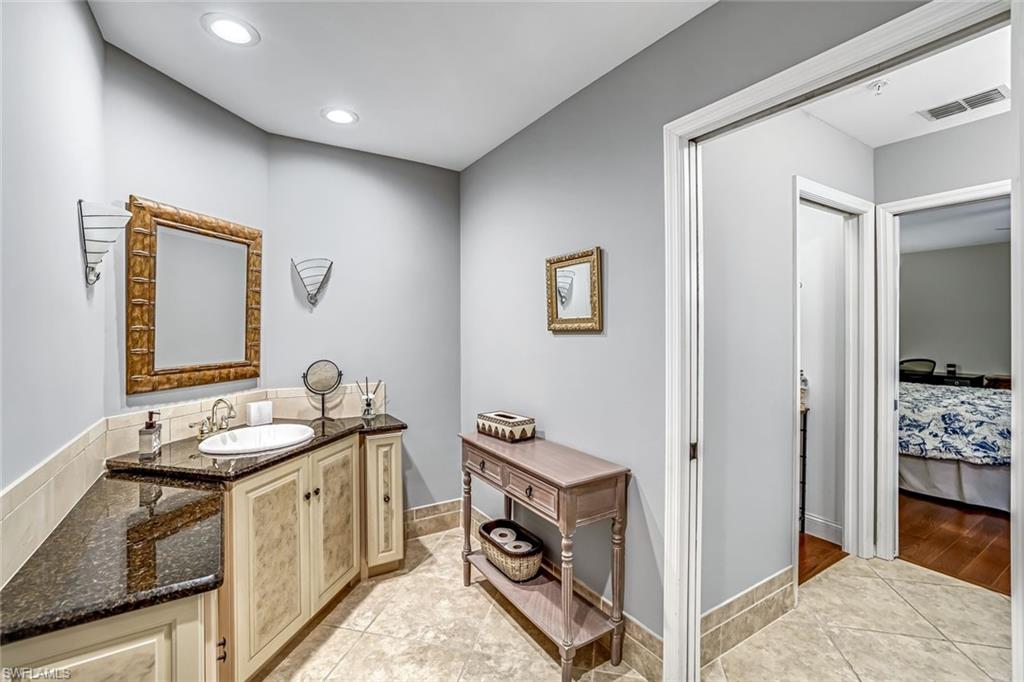 760 Waterford Dr 303 Property Photo 7