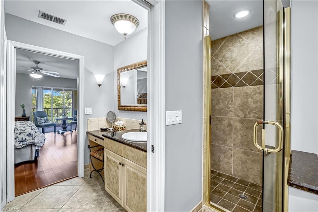 760 Waterford Dr 303 Property Photo 8