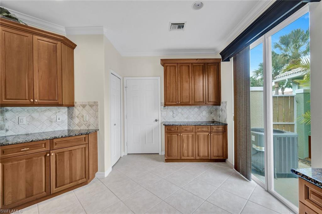 9359 Trieste Dr Property Photo 11