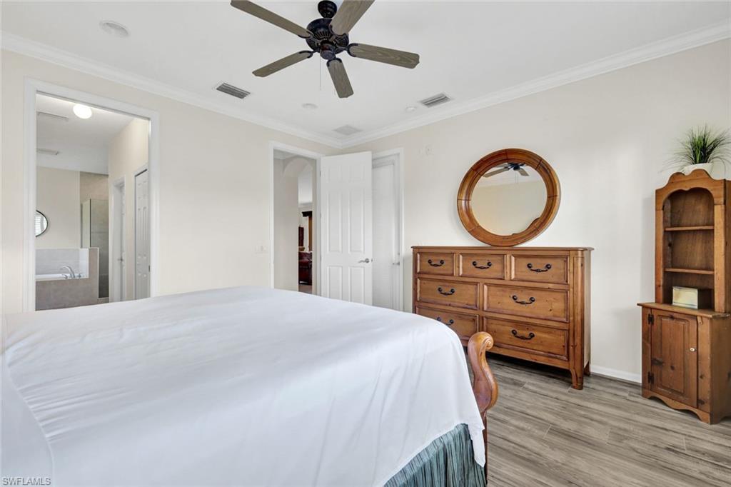 9359 Trieste Dr Property Photo 16