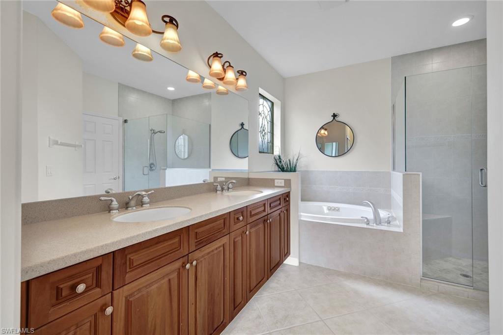 9359 Trieste Dr Property Photo 17