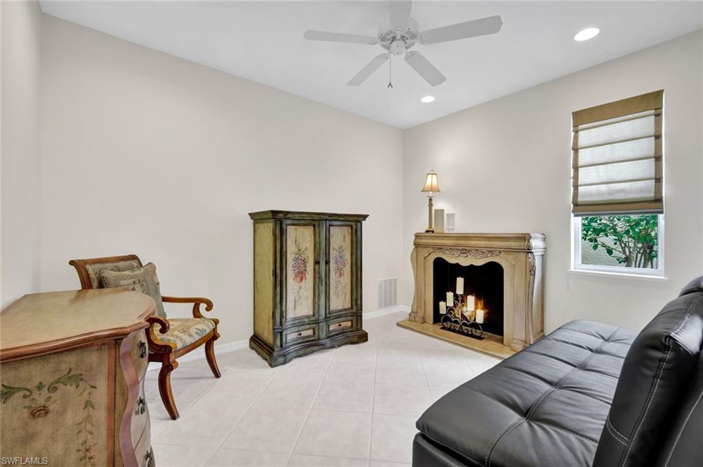 9359 Trieste Dr Property Photo 22