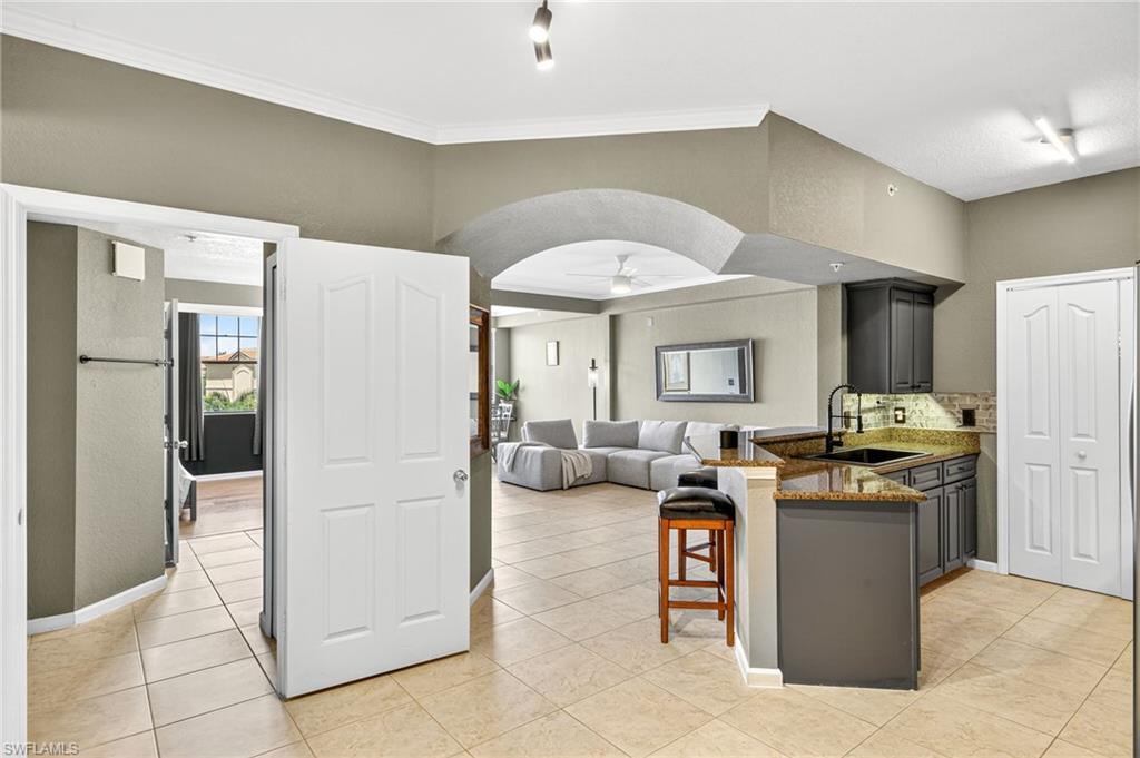 12955 Positano Cir 305 Property Photo 3