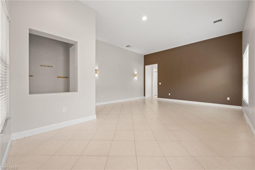 5116 Salerno St Property Photo 6