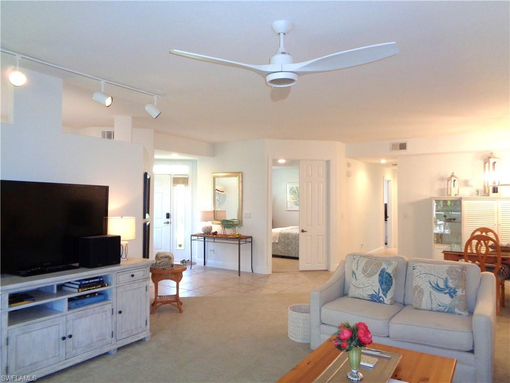 515 Laguna Royale Blvd 102 Property Photo 5