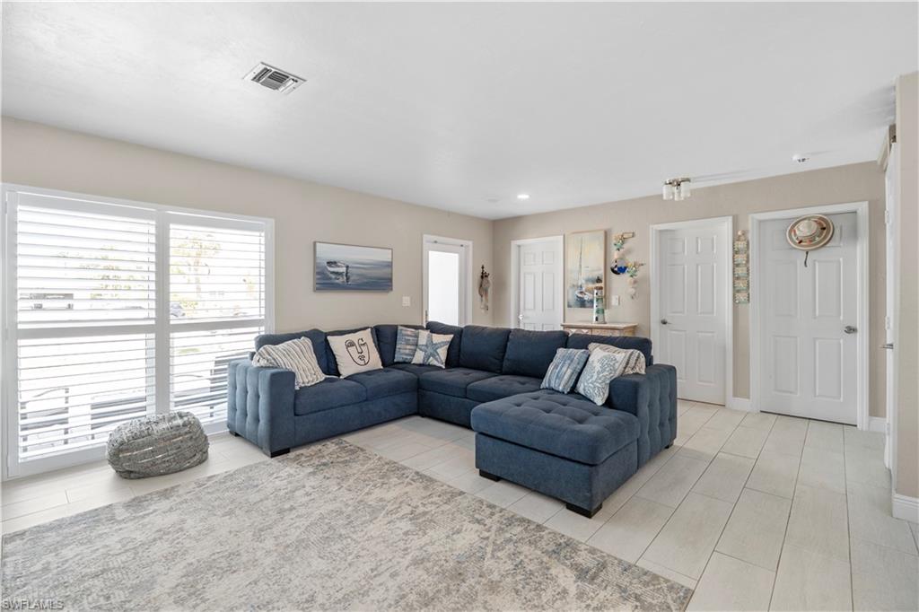 1263 Collier Blvd Property Photo 10