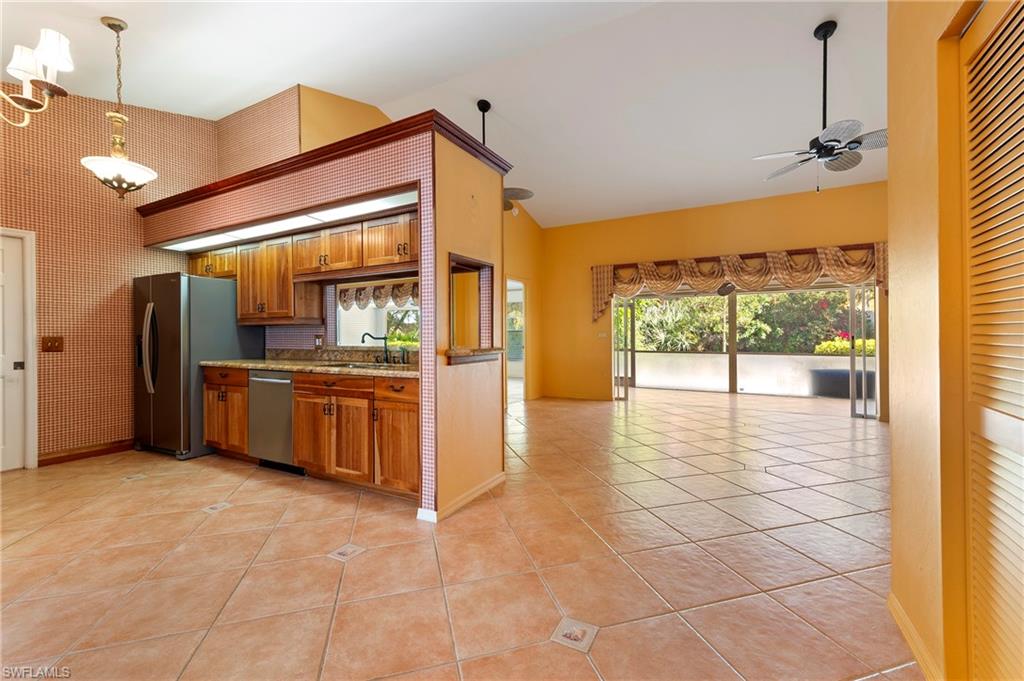 25151 Fairway Dunes Ct Property Photo 3
