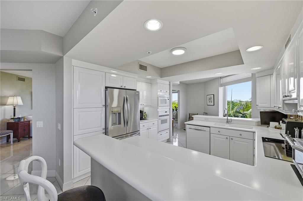 7225 Pelican Bay Blvd 305 Property Photo 10