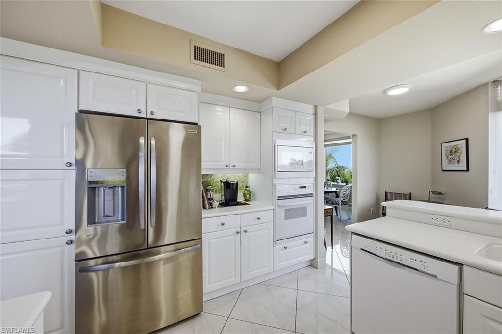 7225 Pelican Bay Blvd 305 Property Photo 11