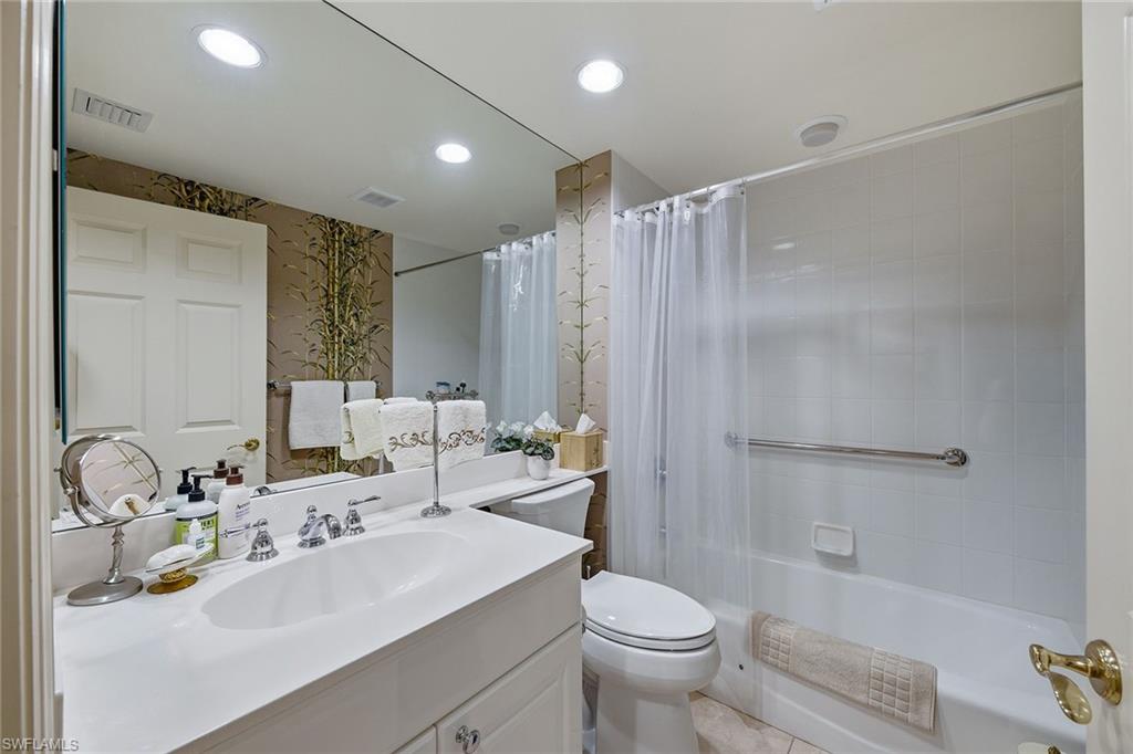 7225 Pelican Bay Blvd 305 Property Photo 19