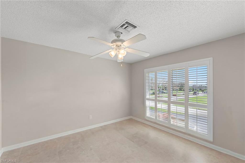 84 Glades Blvd 2 Property Photo 18