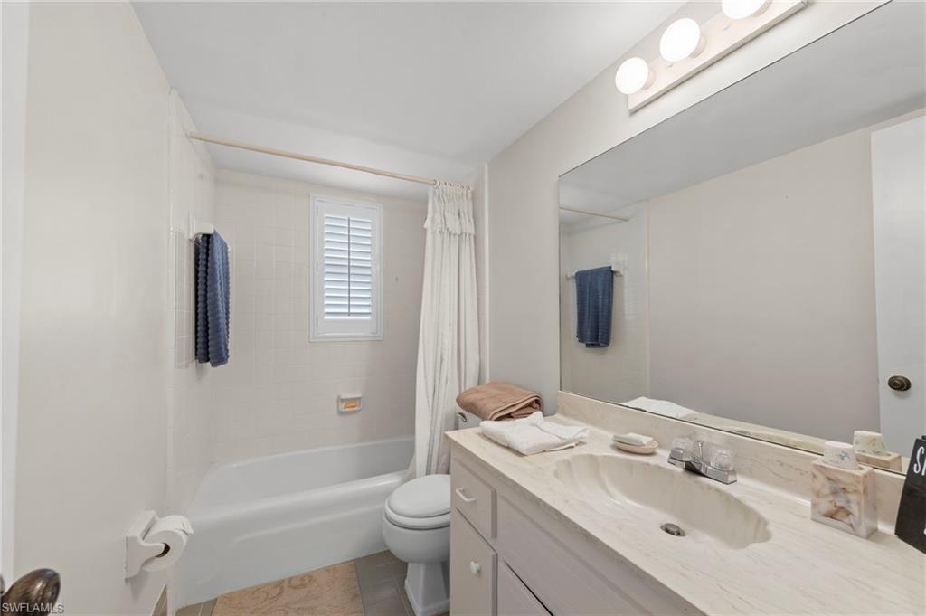 84 Glades Blvd 2 Property Photo 20