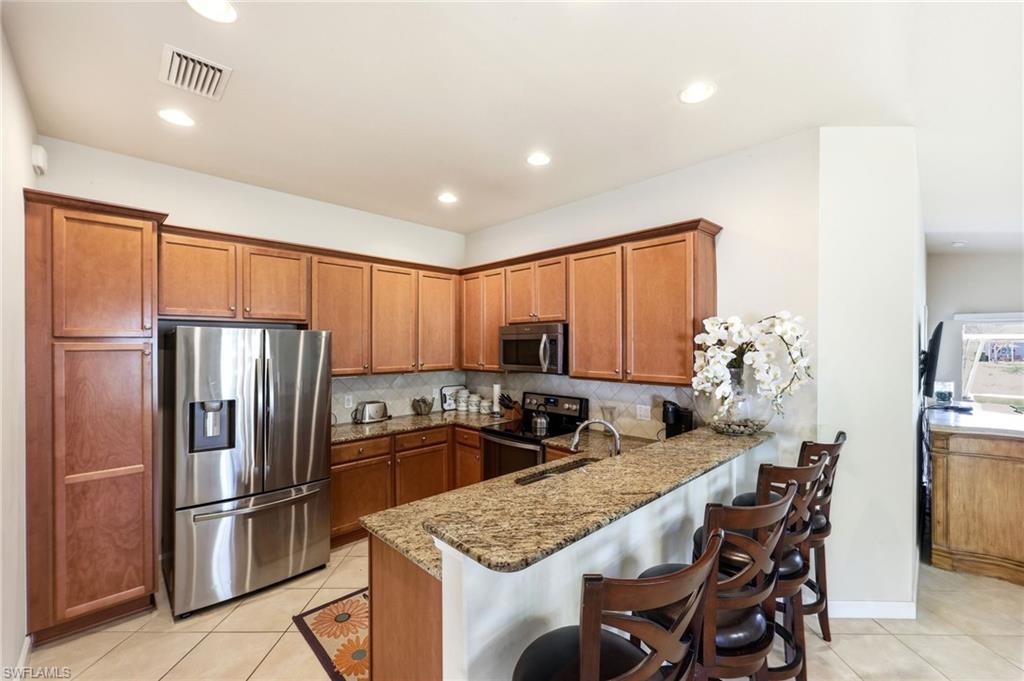 8664 Genova Ct Property Photo 4