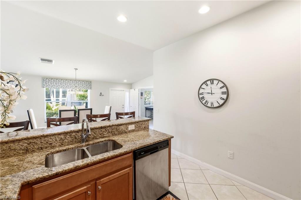 8664 Genova Ct Property Photo 5