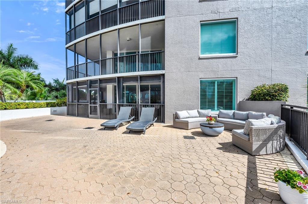 455 Cove Tower Dr 304 Property Photo 18