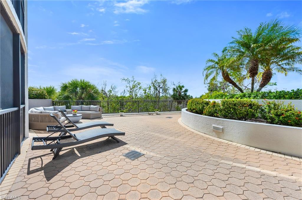 455 Cove Tower Dr 304 Property Photo 19